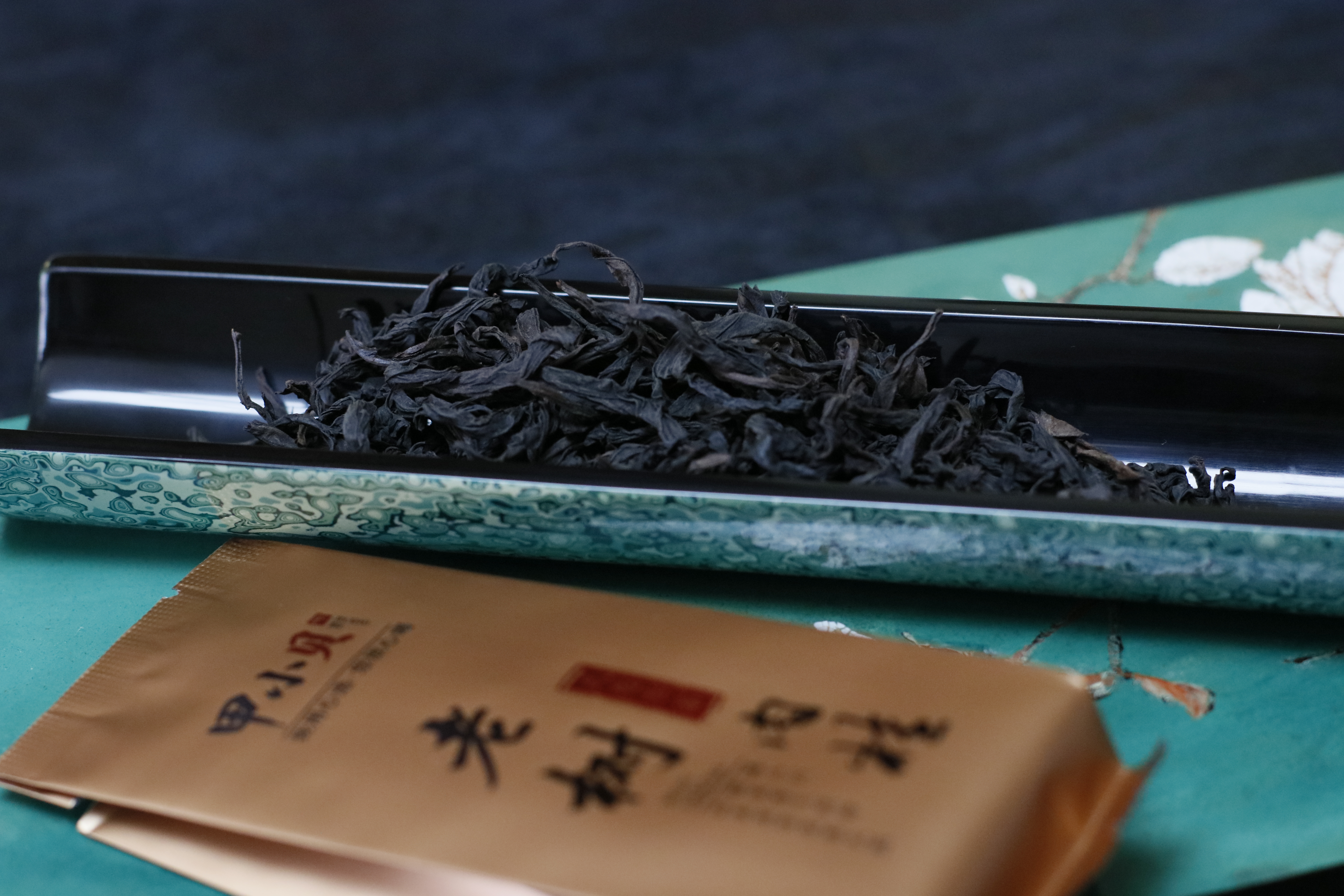 老树肉桂干茶条索与甲小贝独立茶袋